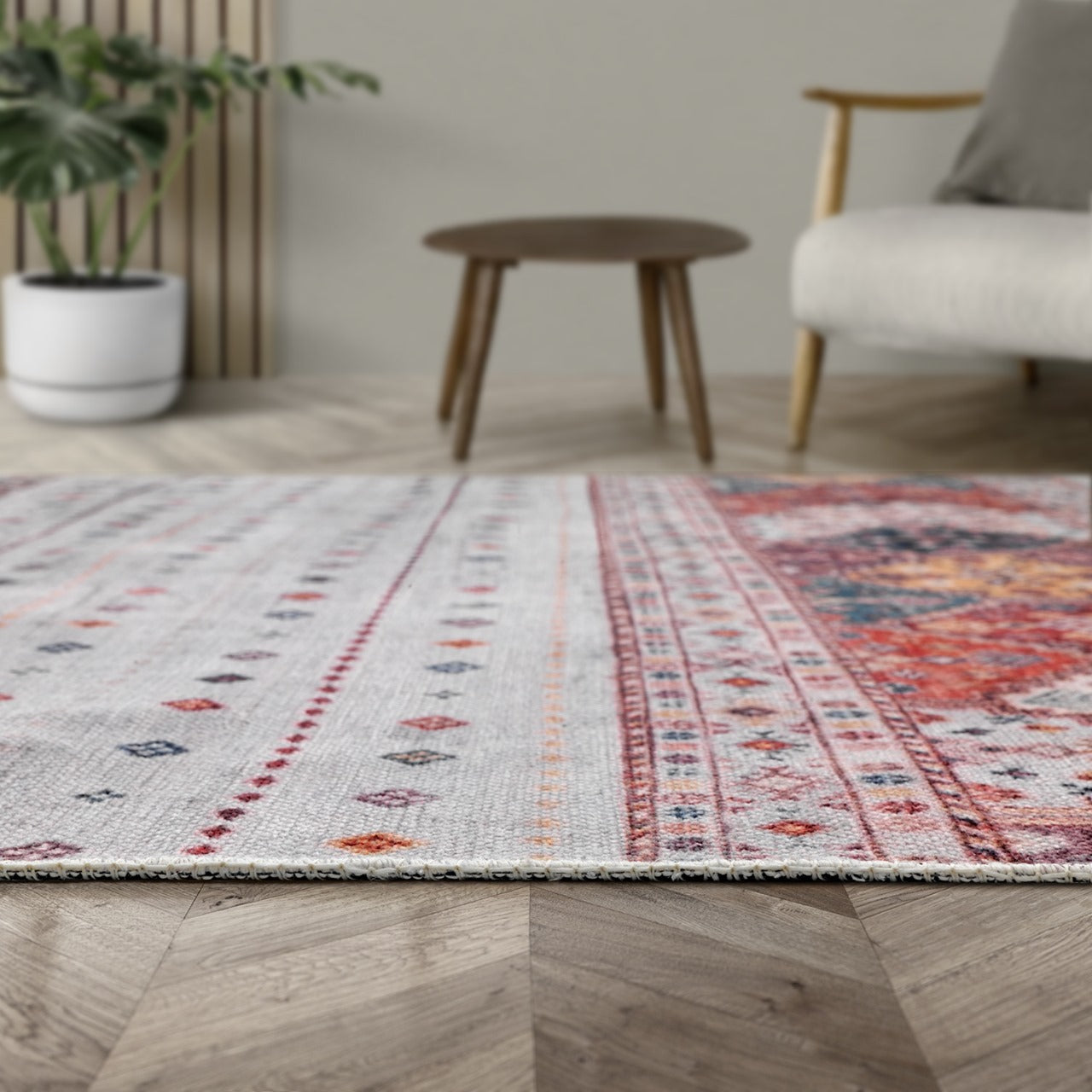 By Cocoon Cream / Red Rug