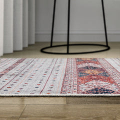 By Cocoon Cream / Red Rug